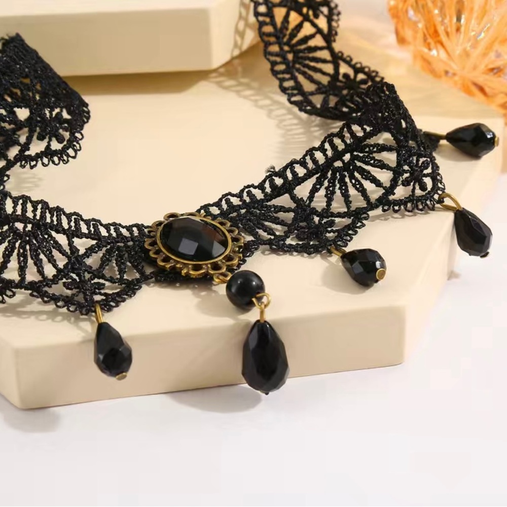 Gorgeous Retro Style Tassel Crystal Lace Halloween Necklace Faux Fashion Jewelry - Picture 6 of 8